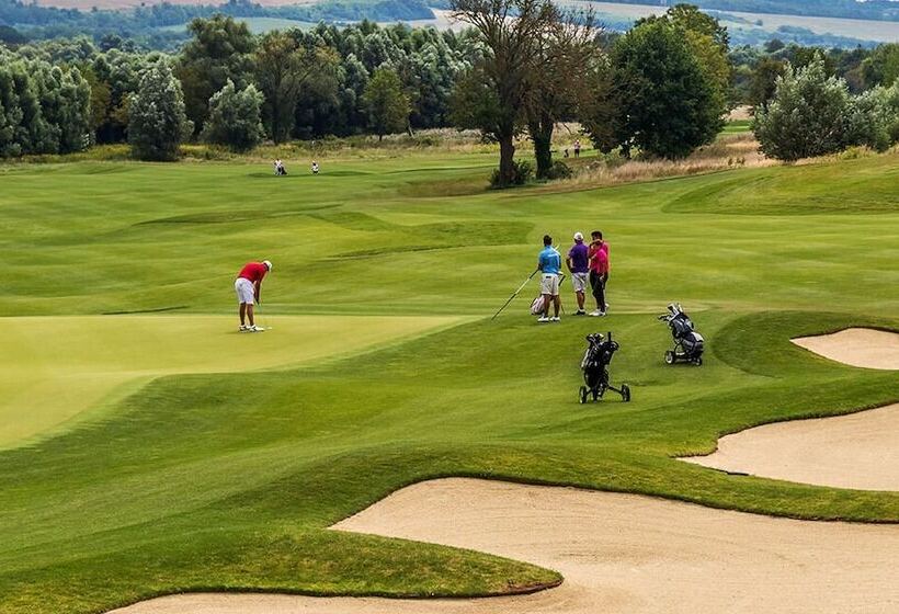 住宿加早餐  Demizson Panzio