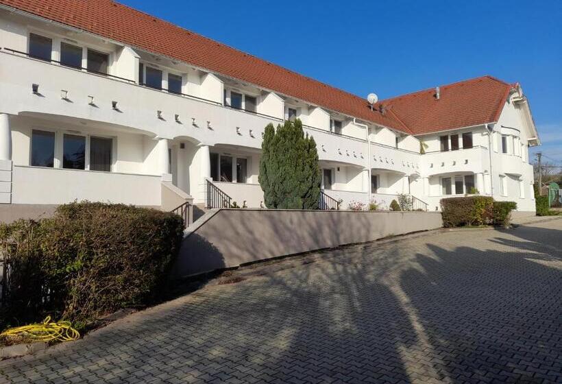 住宿加早餐 Demizson Panzio