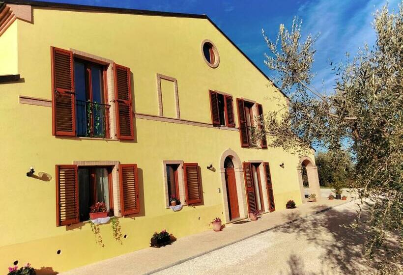 تختخواب و صبحانه Il Villaggio Delle Fate