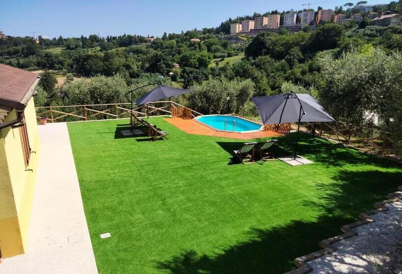 تختخواب و صبحانه Il Villaggio Delle Fate