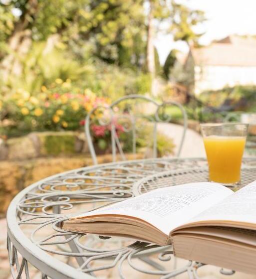 Bed and Breakfast Les Glycines De Monchy  Chambres D Hôtes