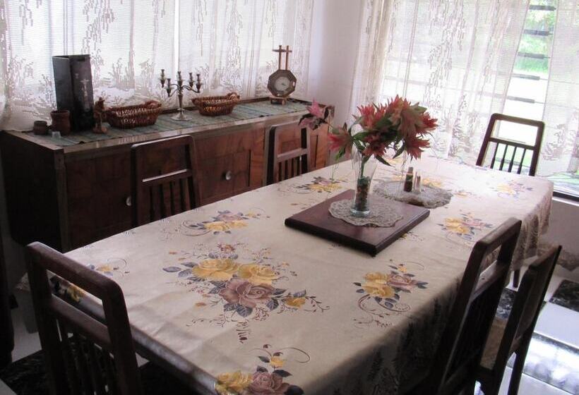 צימר Maria Adelaida Hostal