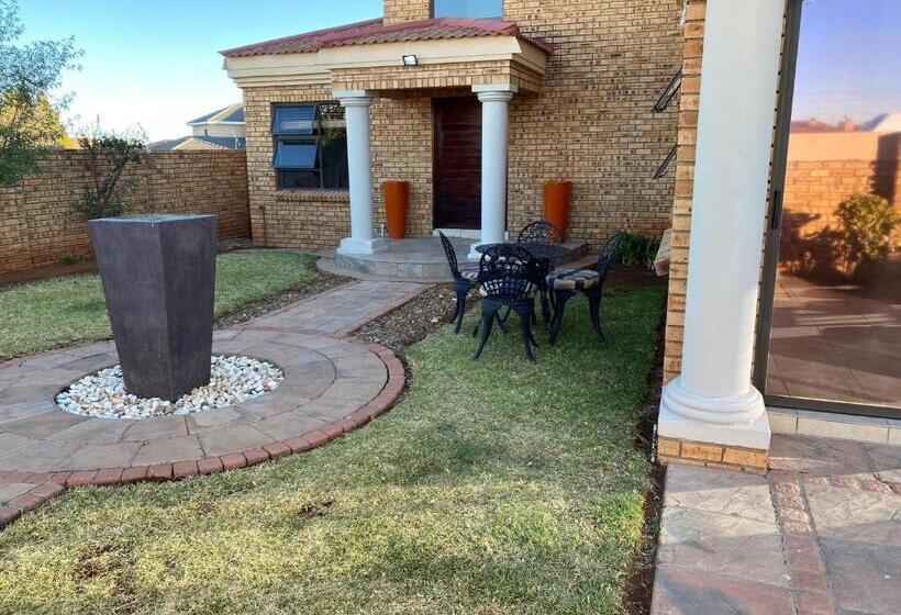 ベッドアンドブレックファースト Nimza K Guesthouse