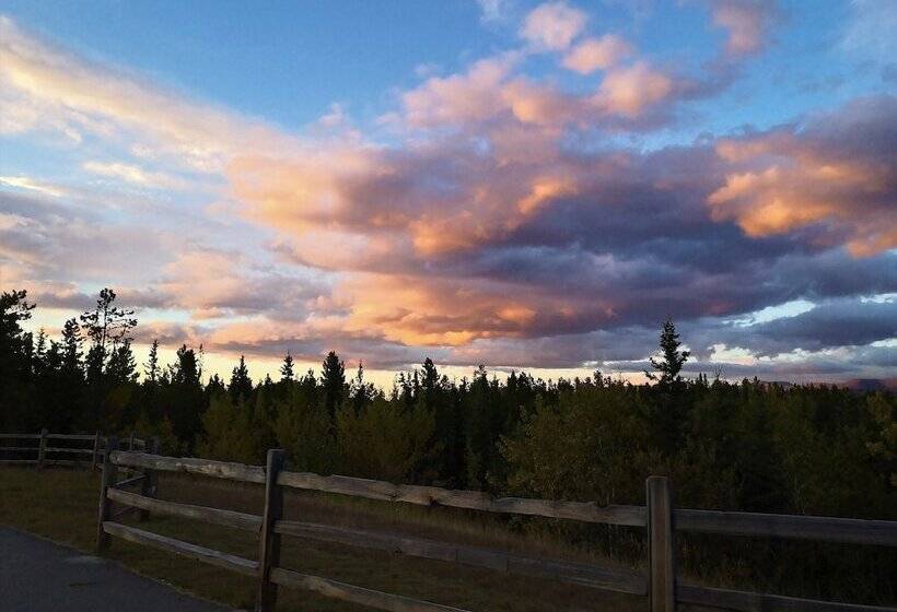 Cozy Corner Motel & Restaurant