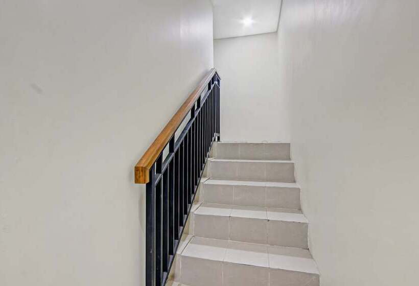 בית מלון כפרי Capital O 90811 Myhome