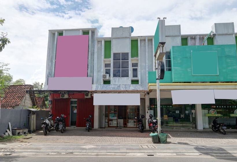 בית מלון כפרי Capital O 90811 Myhome