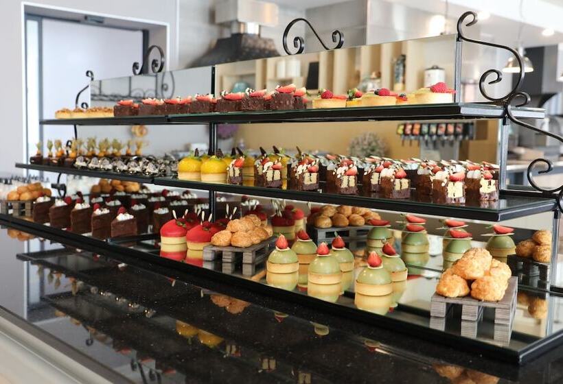 Casa Di Fiore Spa And Medical Hotel, Mineral Pools & Private Beach