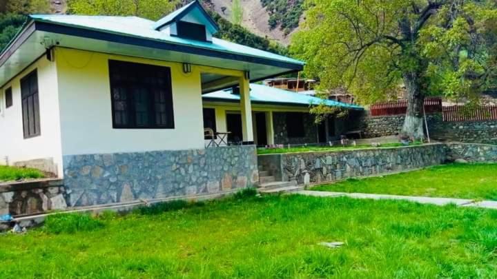 Hotel Chitral Inn Resort