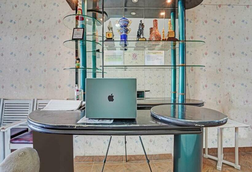 בית מלון כפרי Capital O 90783  Ayeng Mandiri