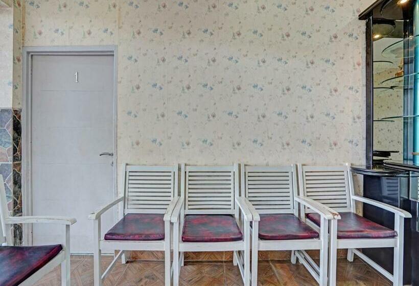 בית מלון כפרי Capital O 90783  Ayeng Mandiri