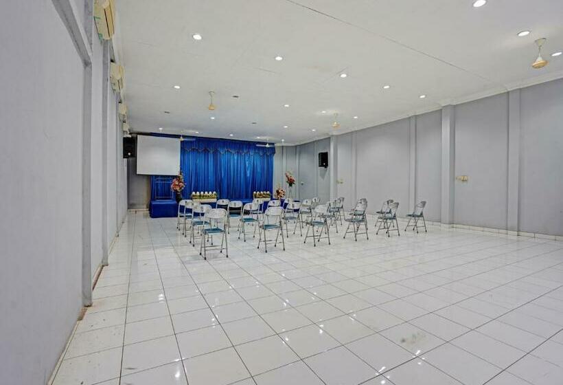 בית מלון כפרי Capital O 90783  Ayeng Mandiri