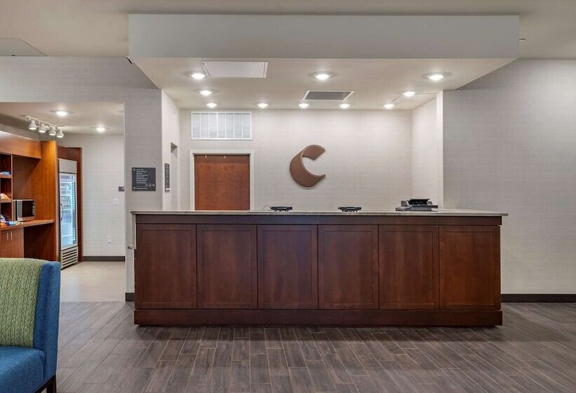 فندق Comfort Suites