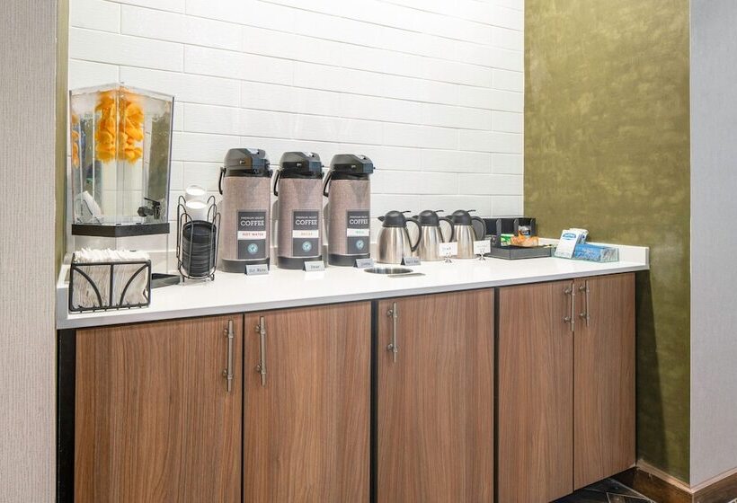 Отель Fairfield By Marriott Inn & Suites Corinth South Denton Area