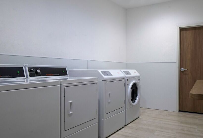 Отель Fairfield By Marriott Inn & Suites Corinth South Denton Area