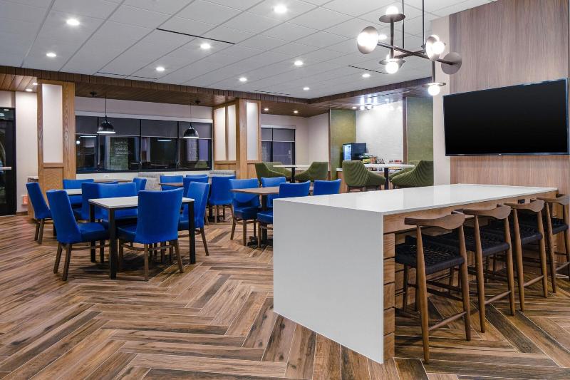 Отель Fairfield By Marriott Inn & Suites Corinth South Denton Area