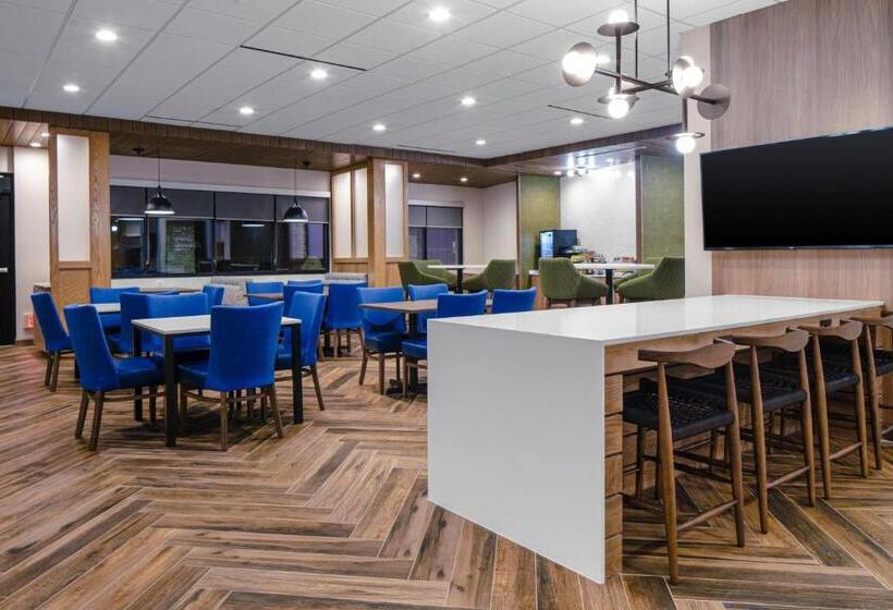 Отель Fairfield By Marriott Inn & Suites Corinth South Denton Area