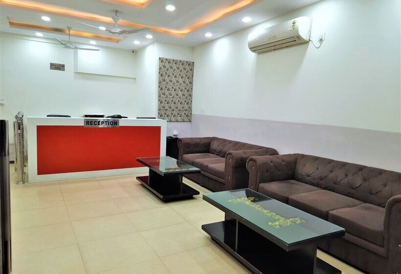 Отель Le Heritage , Nizamudin Railway Station