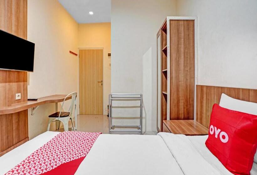 호텔 Oyo 90794 Kostel Bunda Waru Syariah