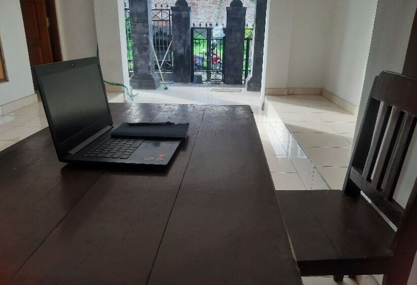 בית מלון כפרי Oyo 90810 Ravaya Homestay