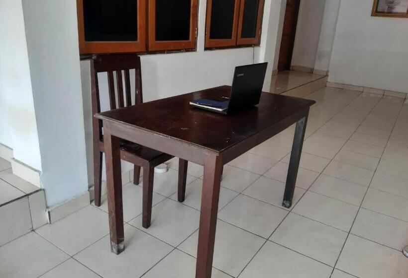 בית מלון כפרי Oyo 90810 Ravaya Homestay