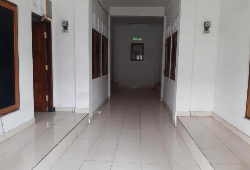 בית מלון כפרי Oyo 90810 Ravaya Homestay