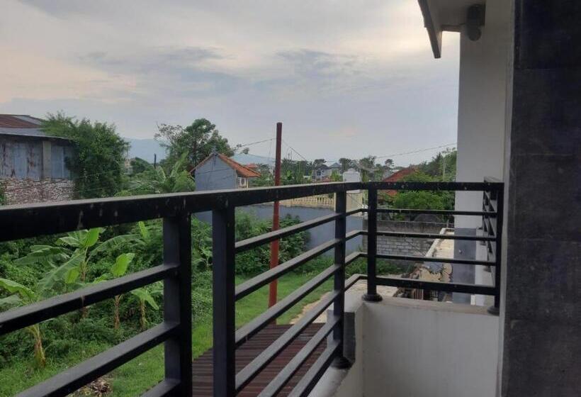 בית מלון כפרי Oyo 90810 Ravaya Homestay