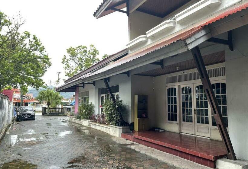 호텔 Oyo 90812 Hayza Residence Syariah