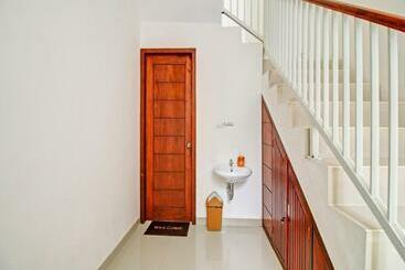 هتل Oyo 90820 Madania Guesthouse