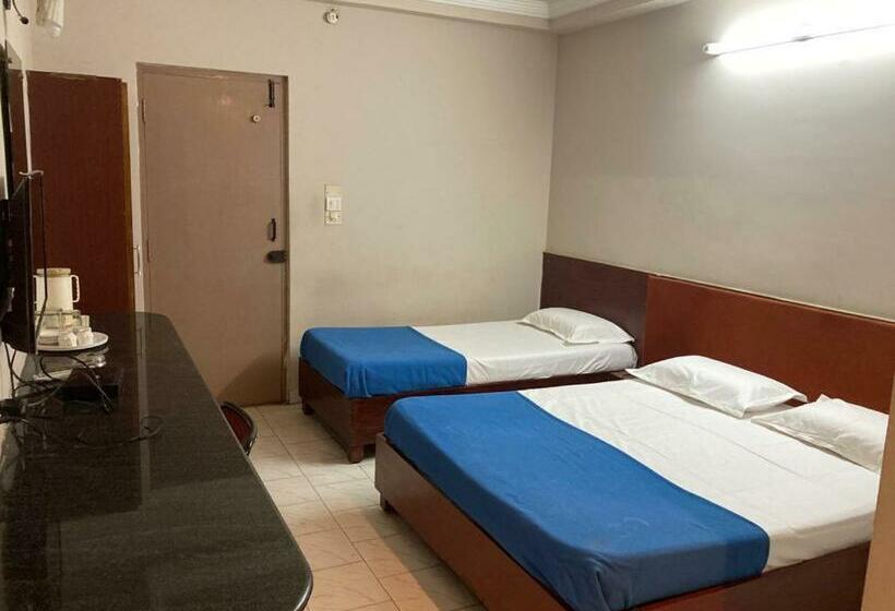 호텔 Rathna Palace