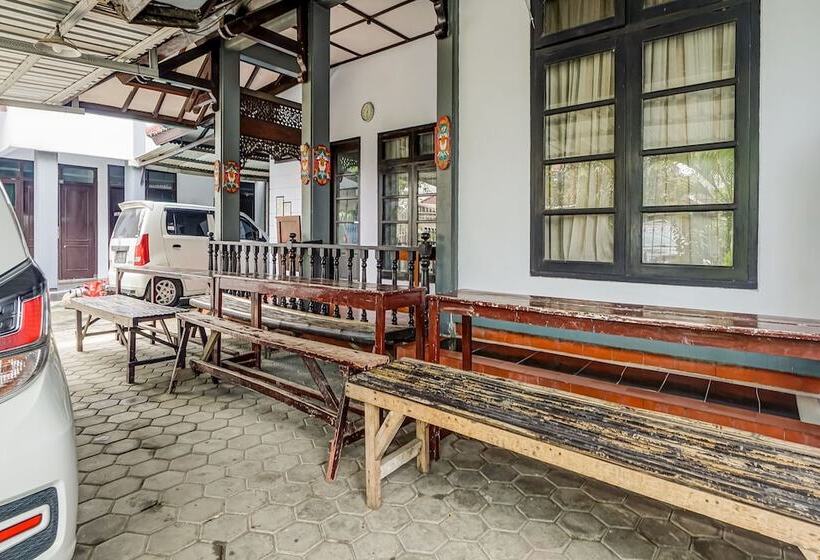 فندق Spot On 90797 Sukun Syariah Homestay