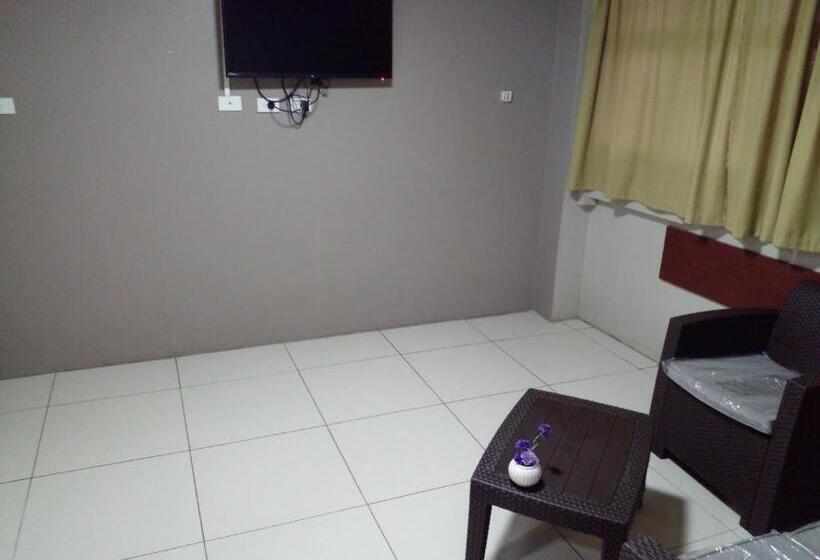 Отель Sunseekers Outrigger