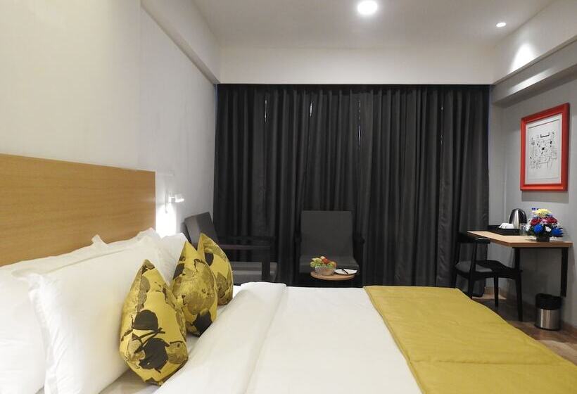 בית מלון כפרי Tgi Ameya Grand