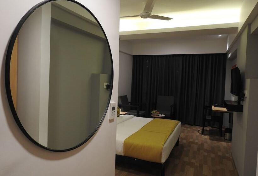 בית מלון כפרי Tgi Ameya Grand