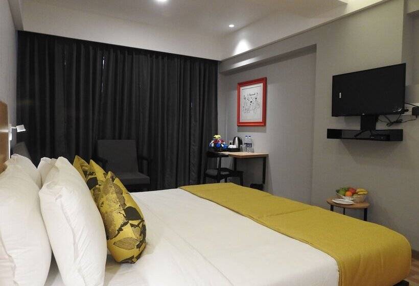 בית מלון כפרי Tgi Ameya Grand