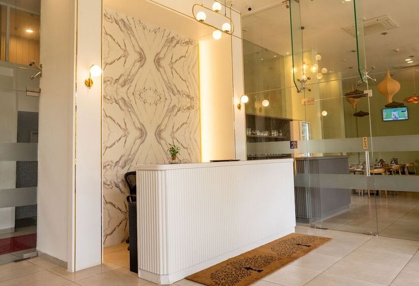 בית מלון כפרי Tgi Ameya Grand