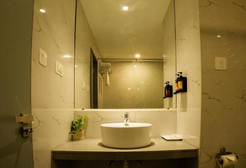 בית מלון כפרי Tgi Ameya Grand