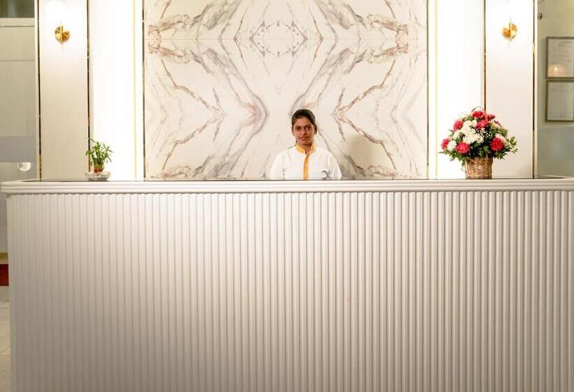 בית מלון כפרי Tgi Ameya Grand