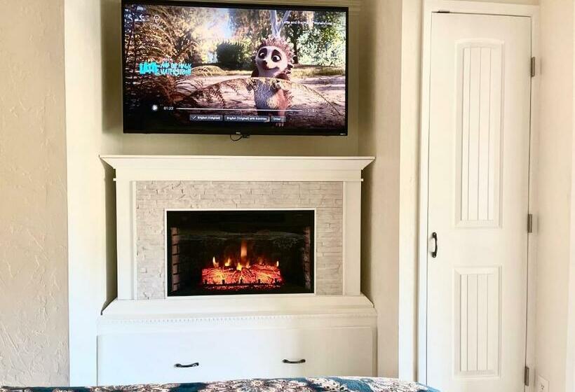 Пансион 1,000 Springs Riverhouse