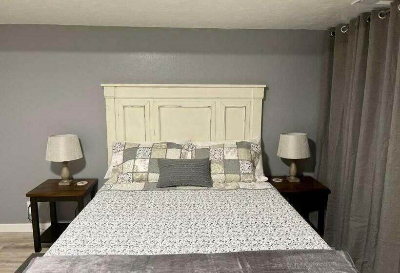 Пансион 1,000 Springs Riverhouse