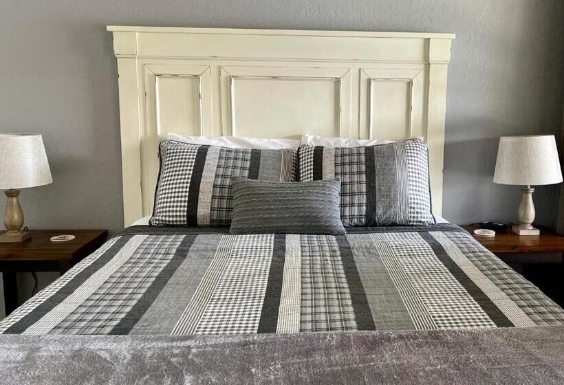 Пансион 1,000 Springs Riverhouse