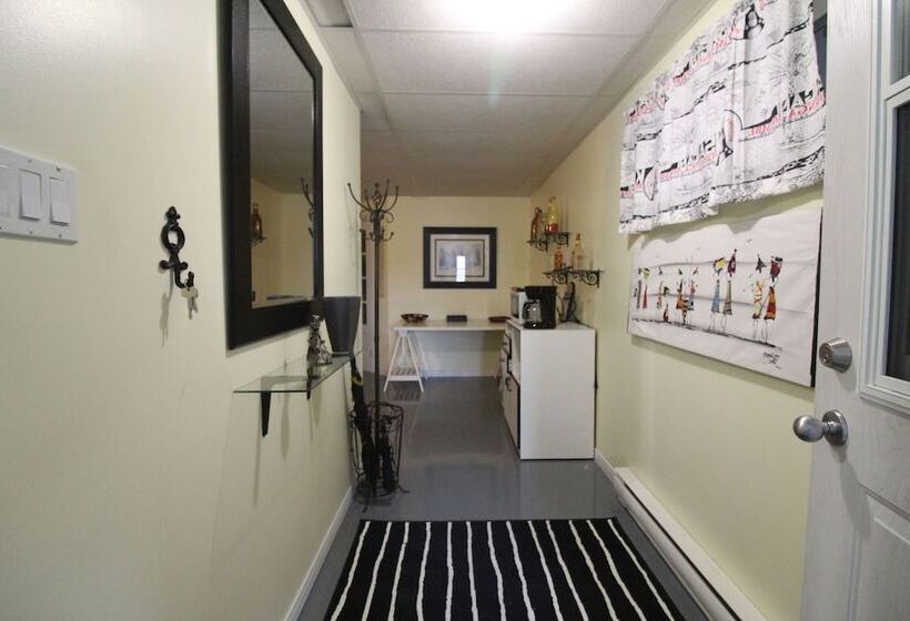 펜션 Room In Guest Room Gandhi Very Large Room Decorated In Indian Style, Office Space And Sofa