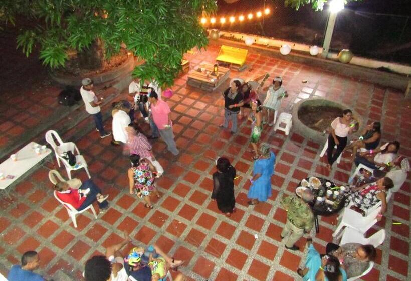 بنسيون Queen Elizabeth Natural Luxury