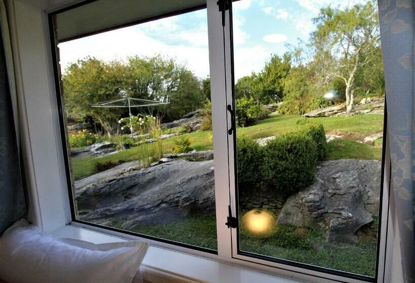 بنسيون Labyrinth Gardens Guest House