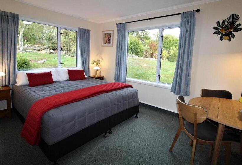 بنسيون Labyrinth Gardens Guest House