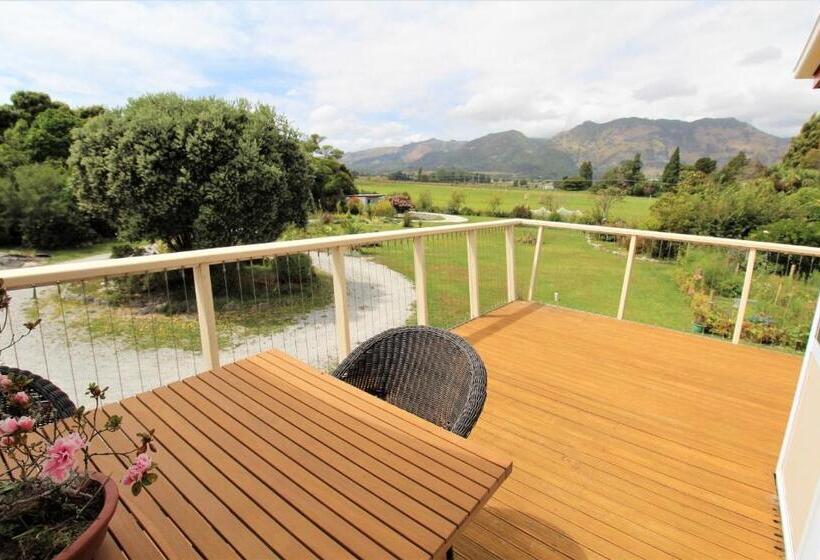 بنسيون Labyrinth Gardens Guest House