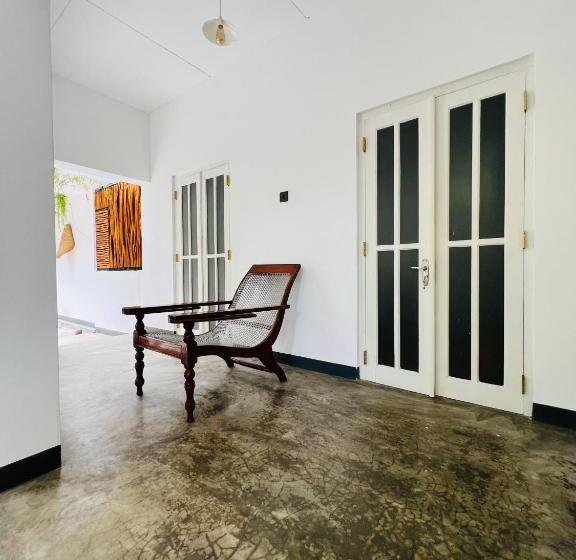 Пансион Mahagedara Dickwella