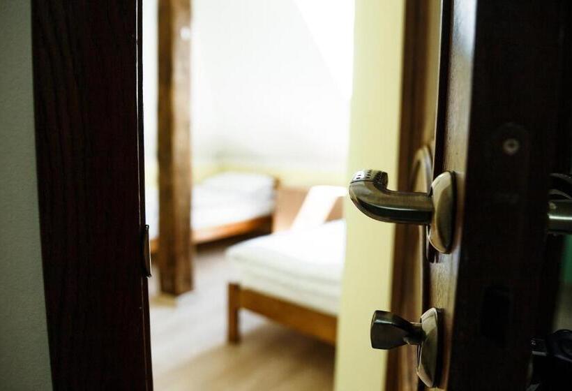 פנסיון Sweet Home Hostel