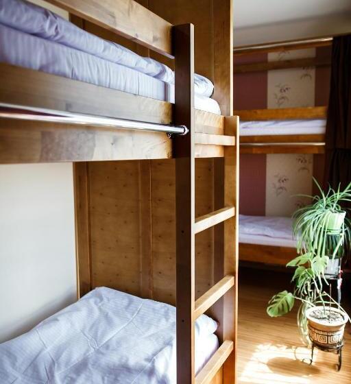 פנסיון Sweet Home Hostel