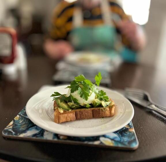 פנסיון The Cottage Bed & Breakfast