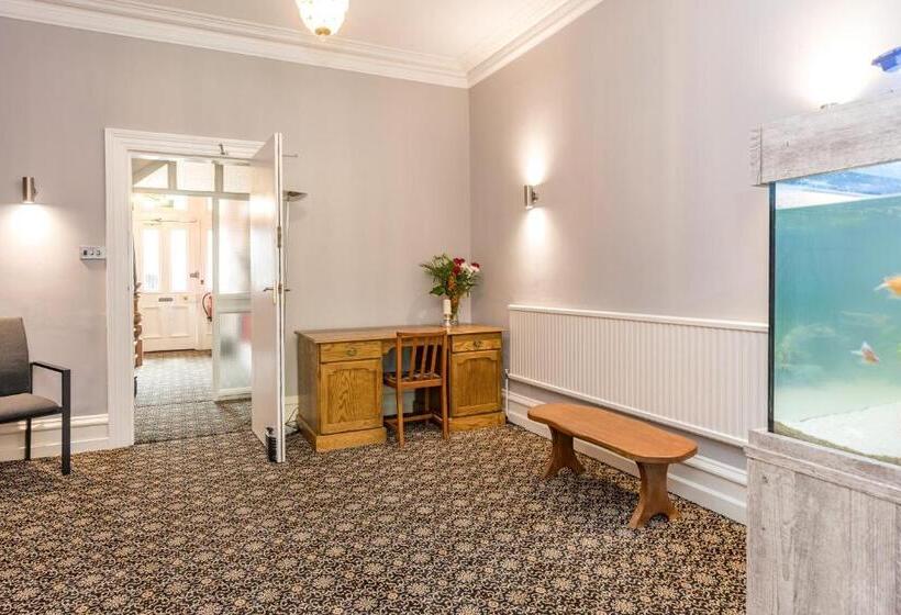 Rock House Bed And Breakfast